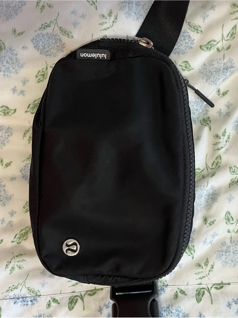 lululemon athletica compact black